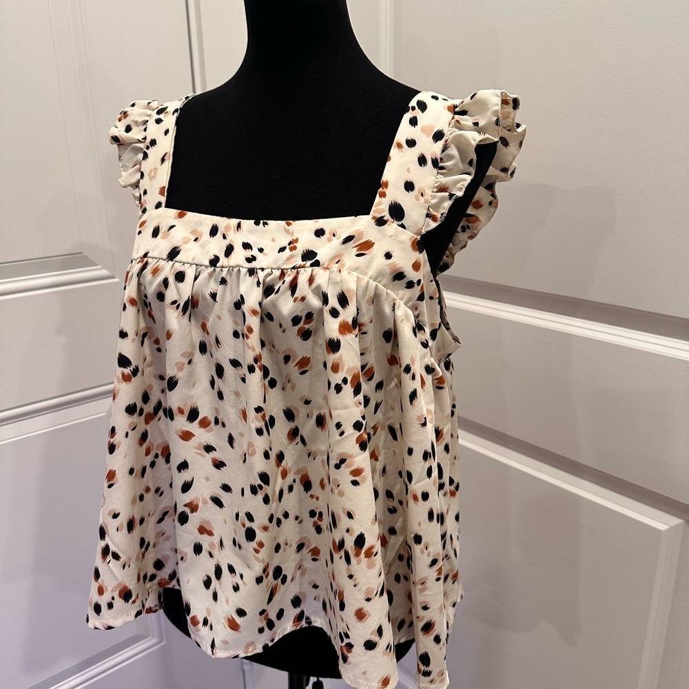 SHEIN Cream and Black Ruffle Sleeve Blouse - high-low